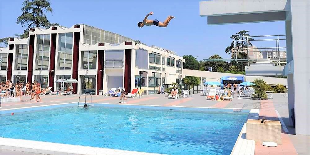 Swimming With Kids Around Bordeaux Bordeaux Expats