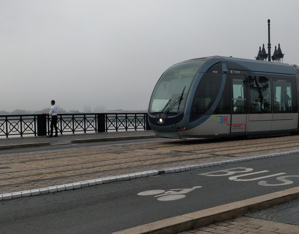 Bordeaux Expats - Airport Tram Connection